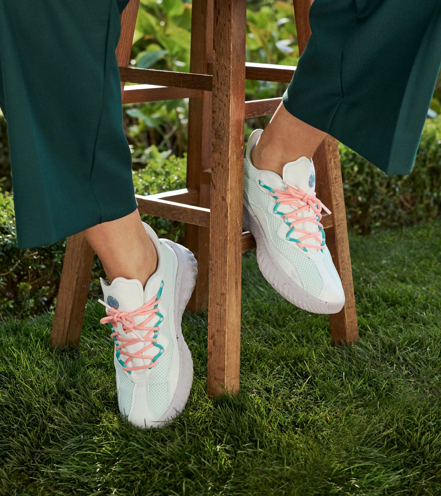 W27446:BLUE GLASS/PEACH FUZZ/MICROCHIP