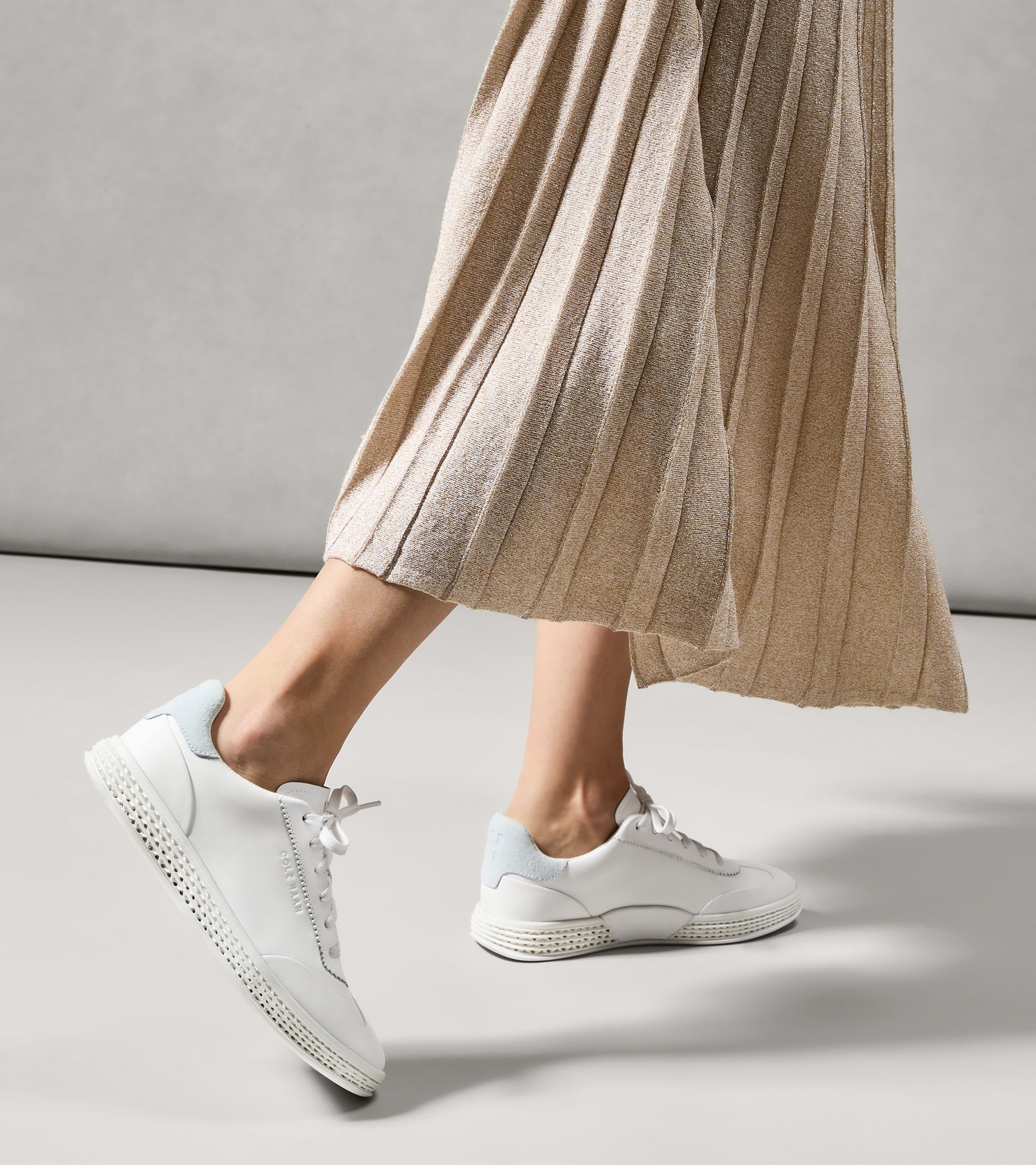 W37840:WHITE / BALLAD BLUE SUEDE